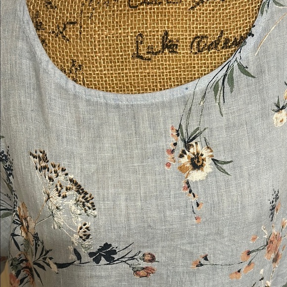 Chic Light Blue Linen Floral Blouse Made in Italy - Picture 2 of 10